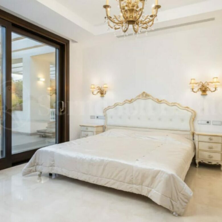 For sale Beachside Modern Dream Home Villa in Exclusive Guadalmina Baja 🇪🇸🏖️.