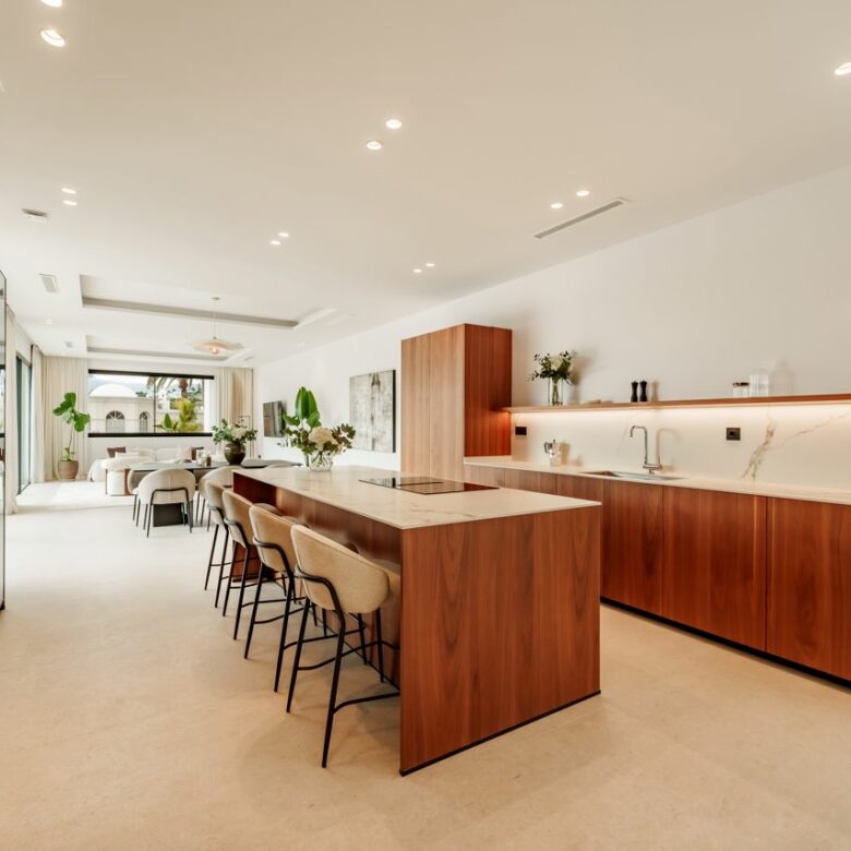 FOR SALE – Stunning Nordic-Style Villa in El Paraíso! 🇪🇸✨  Estepona