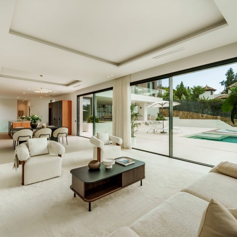 FOR SALE – Stunning Nordic-Style Villa in El Paraíso! 🇪🇸✨  Estepona