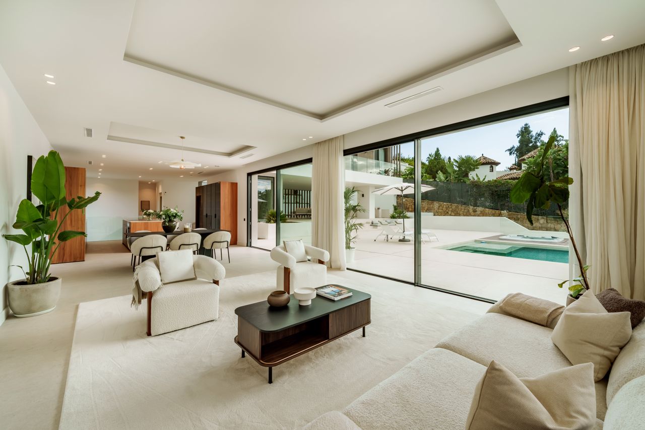 FOR SALE – Stunning Nordic-Style Villa in El Paraíso! 🇪🇸✨  Estepona