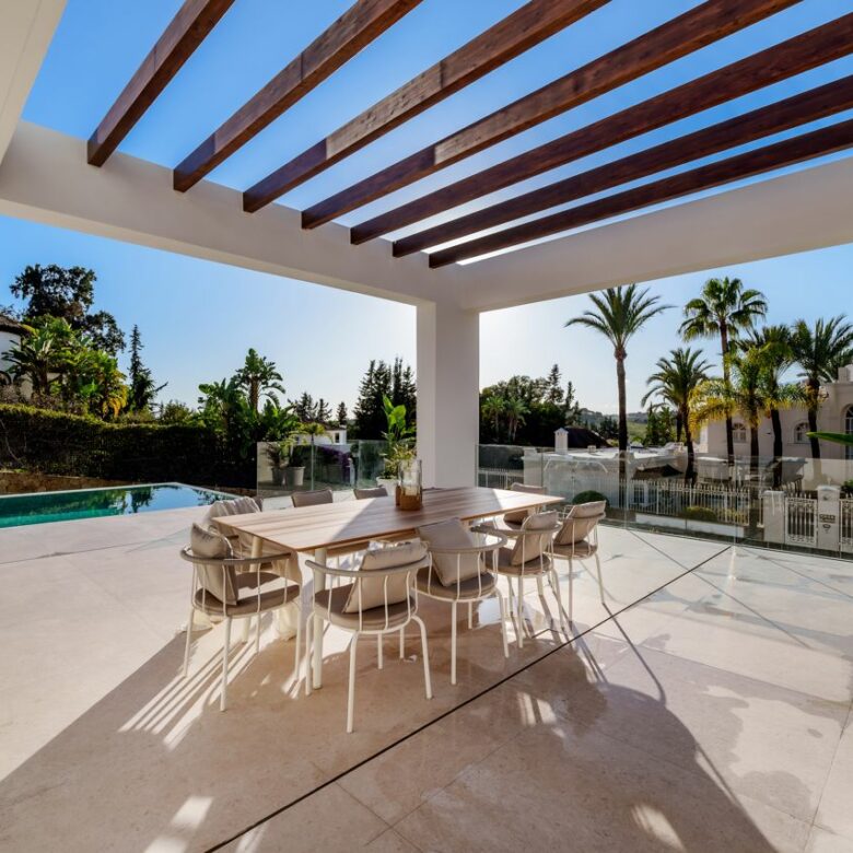 FOR SALE – Stunning Nordic-Style Villa in El Paraíso! 🇪🇸✨  Estepona