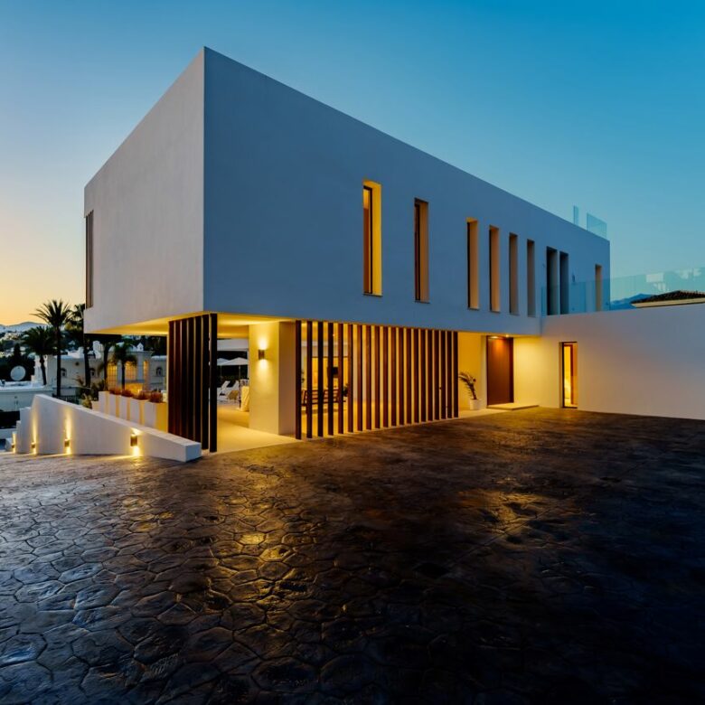 FOR SALE – Stunning Nordic-Style Villa in El Paraíso! 🇪🇸✨  Estepona