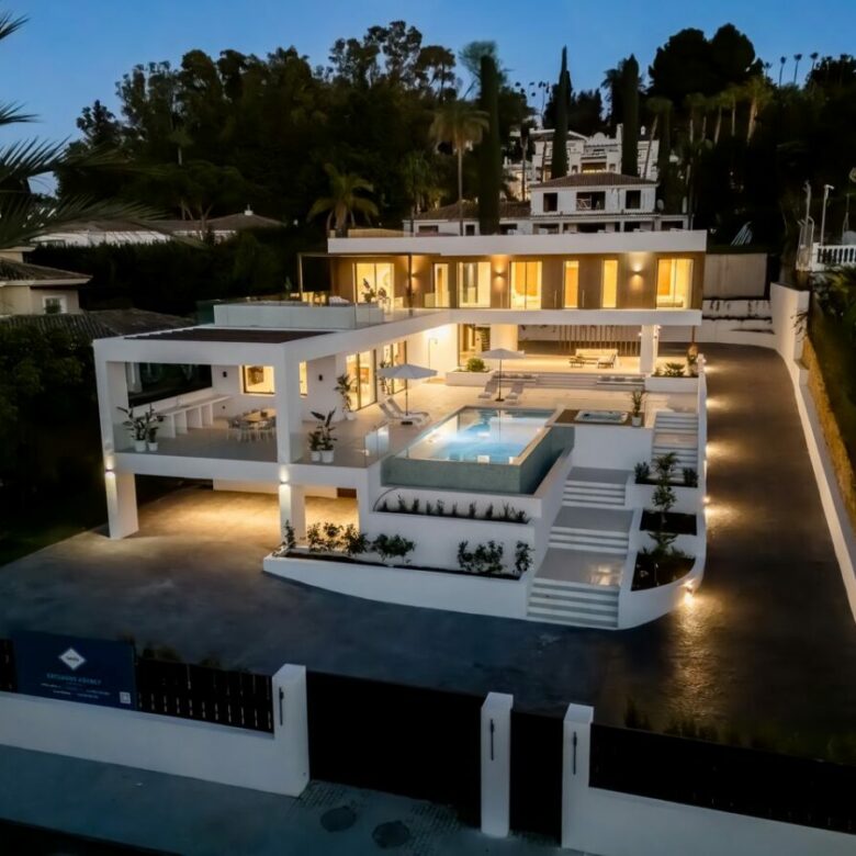 FOR SALE – Stunning Nordic-Style Villa in El Paraíso! 🇪🇸✨  Estepona