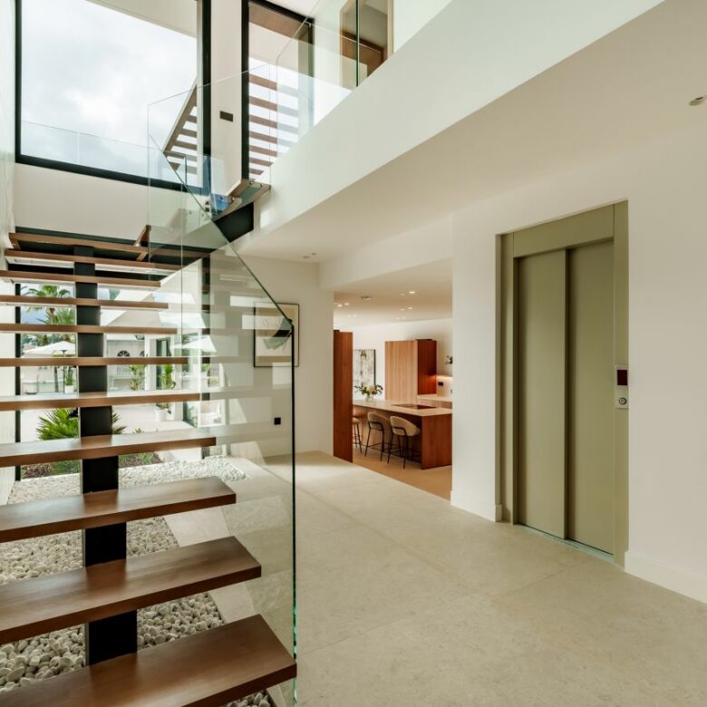 FOR SALE – Stunning Nordic-Style Villa in El Paraíso! 🇪🇸✨  Estepona