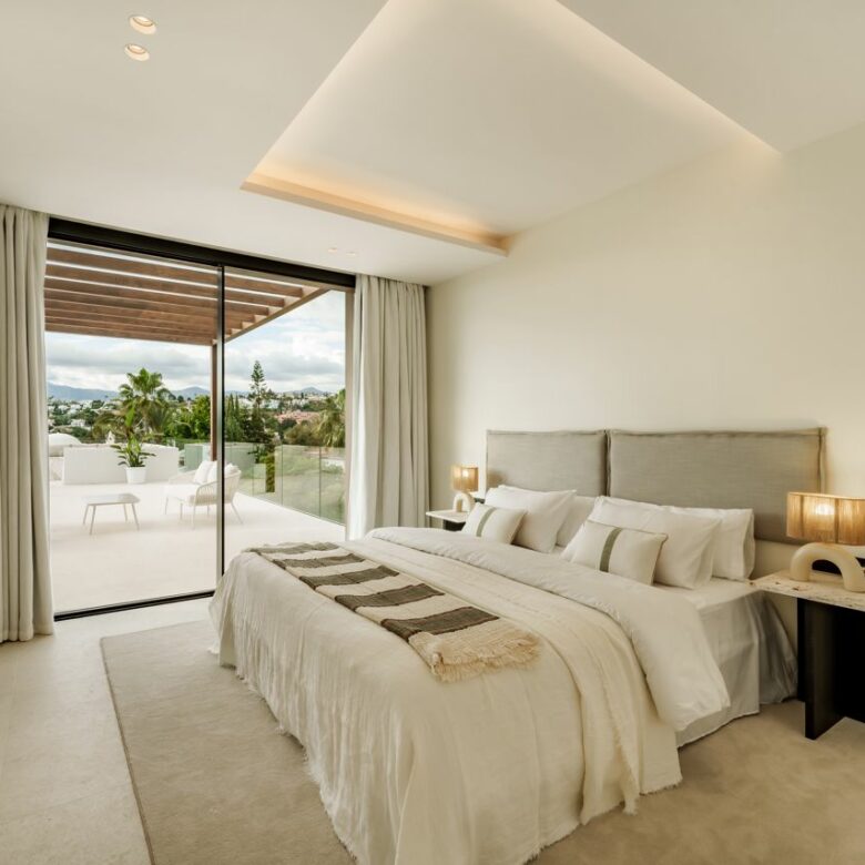 FOR SALE – Stunning Nordic-Style Villa in El Paraíso! 🇪🇸✨  Estepona