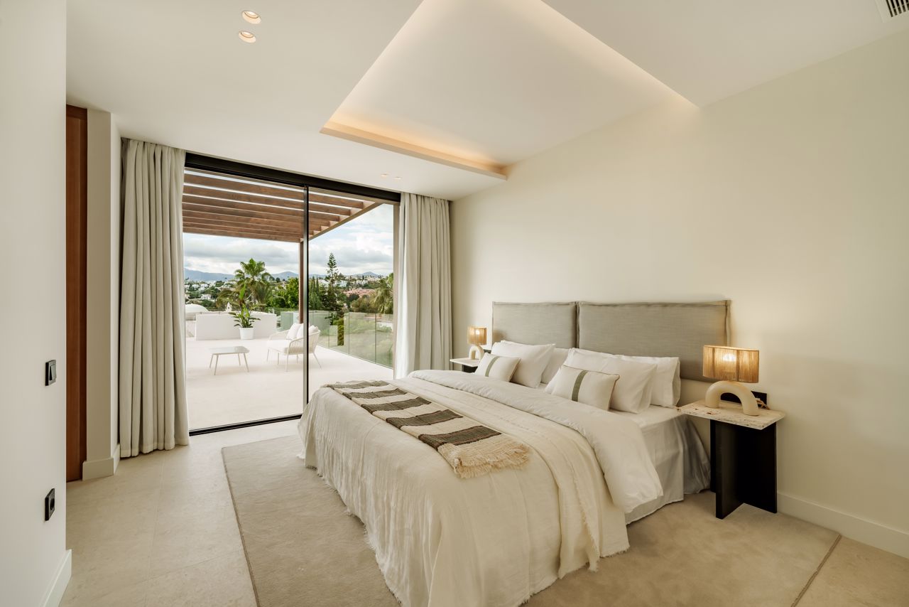 FOR SALE – Stunning Nordic-Style Villa in El Paraíso! 🇪🇸✨  Estepona