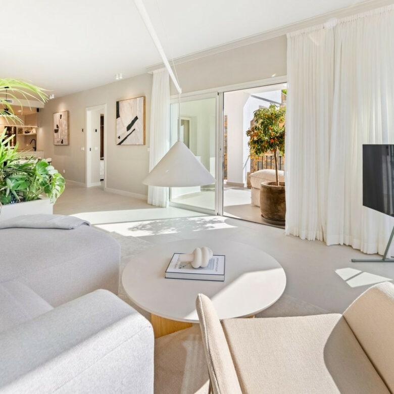 For sale – Turnkey 🇪🇸 La Quinta Golf Front 3-Bed Turnkey Duplex – West-Facing Terrace + Pool!