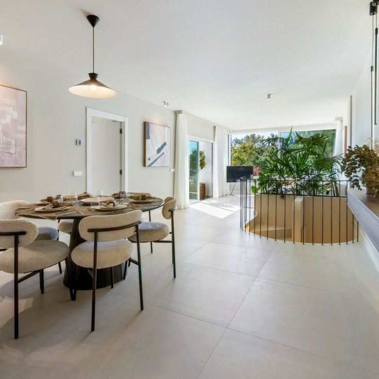 For sale – Turnkey 🇪🇸 La Quinta Golf Front 3-Bed Turnkey Duplex – West-Facing Terrace + Pool!