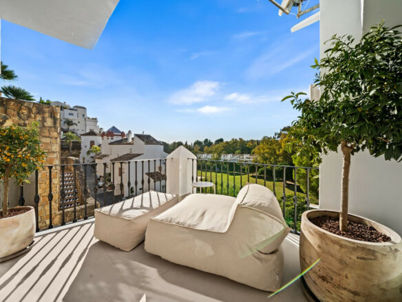 For sale – Turnkey 🇪🇸 La Quinta Golf Front 3-Bed Turnkey Duplex – West-Facing Terrace + Pool!