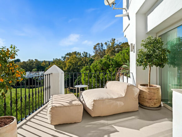 For sale – Turnkey 🇪🇸 La Quinta Golf Front 3-Bed Turnkey Duplex – West-Facing Terrace + Pool!