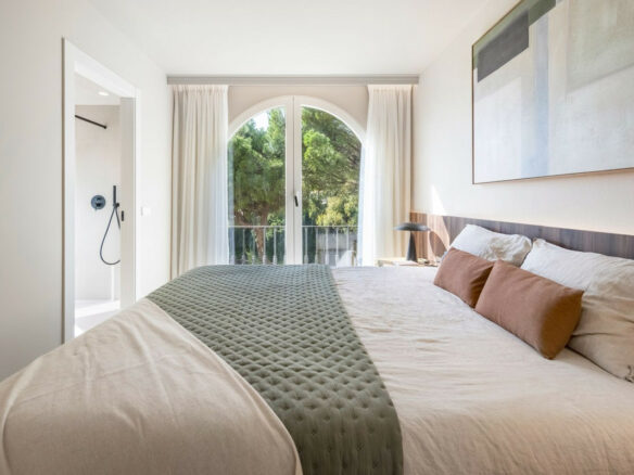 For sale – Turnkey 🇪🇸 La Quinta Golf Front 3-Bed Turnkey Duplex – West-Facing Terrace + Pool!