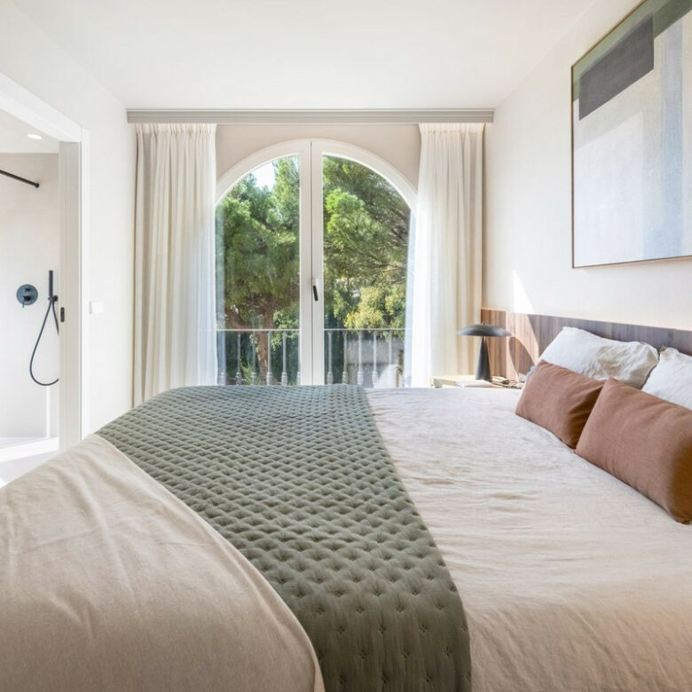 For sale – Turnkey 🇪🇸 La Quinta Golf Front 3-Bed Turnkey Duplex – West-Facing Terrace + Pool!