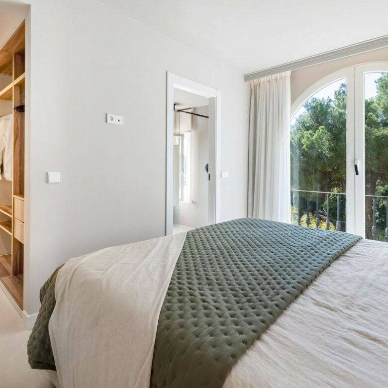 For sale – Turnkey 🇪🇸 La Quinta Golf Front 3-Bed Turnkey Duplex – West-Facing Terrace + Pool!