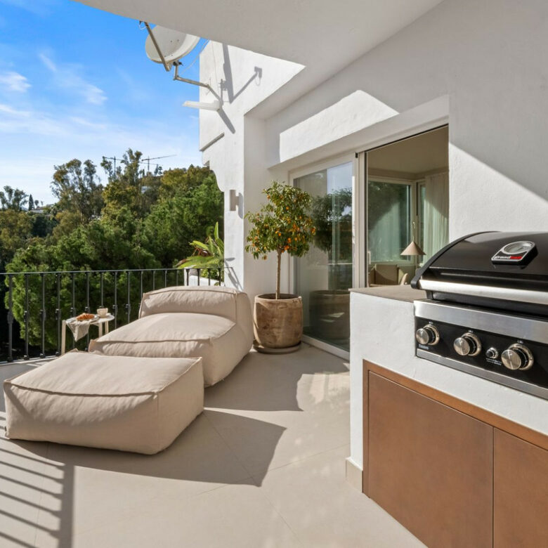 For sale – Turnkey 🇪🇸 La Quinta Golf Front 3-Bed Turnkey Duplex – West-Facing Terrace + Pool!