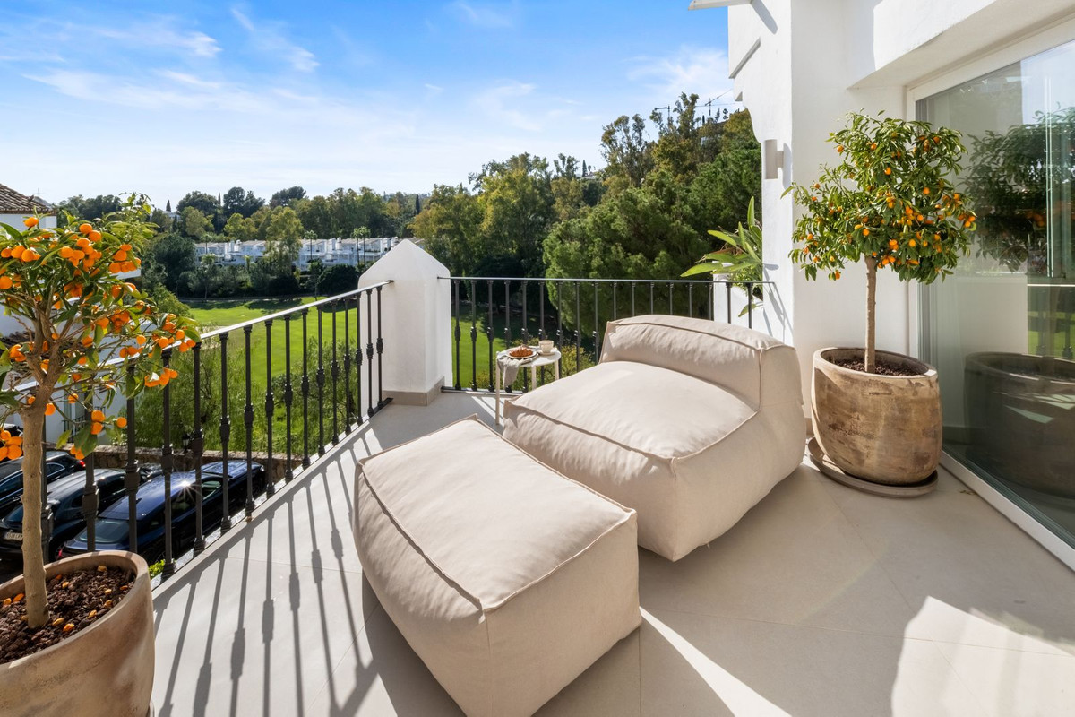 44-a9b00fef606e1a421f9431575315bbcb For sale – Turnkey πͺπΈ La Quinta Golf Front 3-Bed Turnkey Duplex β West-Facing Terrace + Pool!