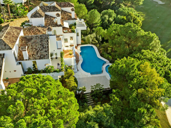 For sale – Turnkey 🇪🇸 La Quinta Golf Front 3-Bed Turnkey Duplex – West-Facing Terrace + Pool!