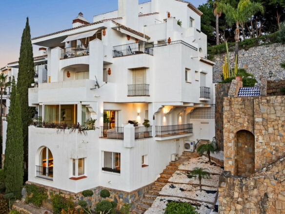 For sale – Turnkey 🇪🇸 La Quinta Golf Front 3-Bed Turnkey Duplex – West-Facing Terrace + Pool!