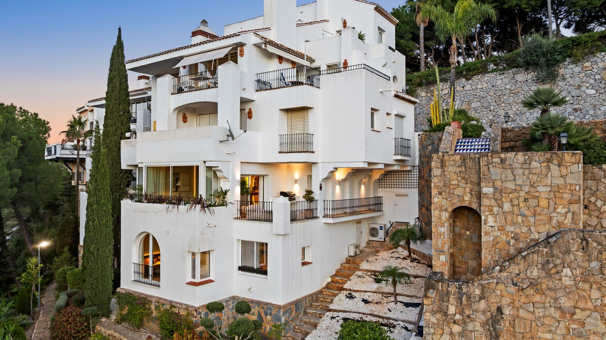 55-3c1c941a81476b73787f827064fcb30e For sale – Turnkey πͺπΈ La Quinta Golf Front 3-Bed Turnkey Duplex β West-Facing Terrace + Pool!