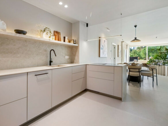 For sale – Turnkey 🇪🇸 La Quinta Golf Front 3-Bed Turnkey Duplex – West-Facing Terrace + Pool!