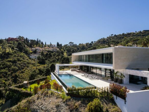 MODERN VILLA FOR SALE – EL MADROÑAL, BENAHAVÍS ,  Gated & Panoramic Sea Views 🇪🇸
