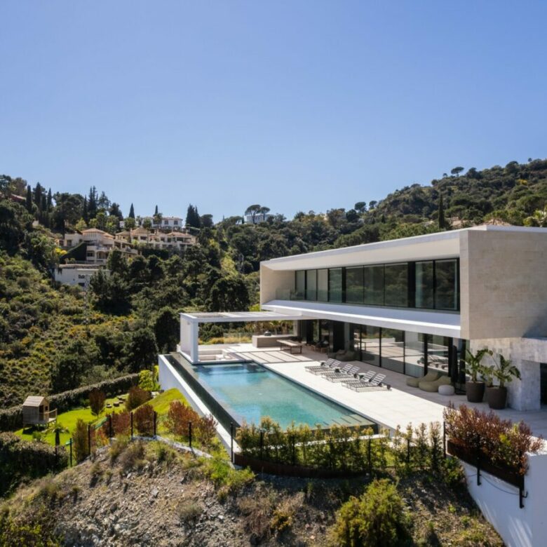 MODERN VILLA FOR SALE – EL MADROÑAL, BENAHAVÍS ,  Gated & Panoramic Sea Views 🇪🇸