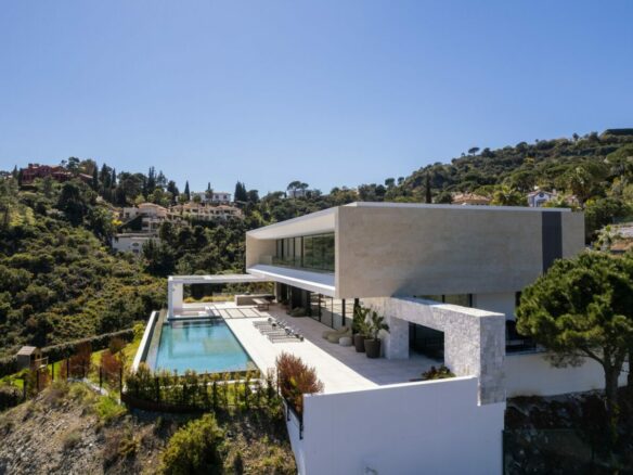 MODERN VILLA FOR SALE – EL MADROÑAL, BENAHAVÍS ,  Gated & Panoramic Sea Views 🇪🇸