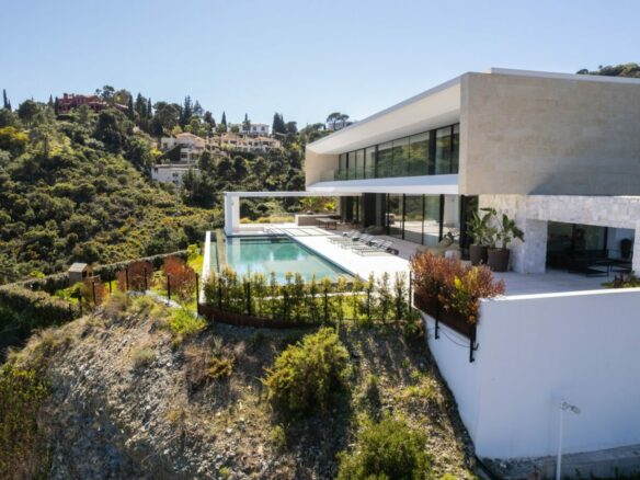 MODERN VILLA FOR SALE – EL MADROÑAL, BENAHAVÍS ,  Gated & Panoramic Sea Views 🇪🇸