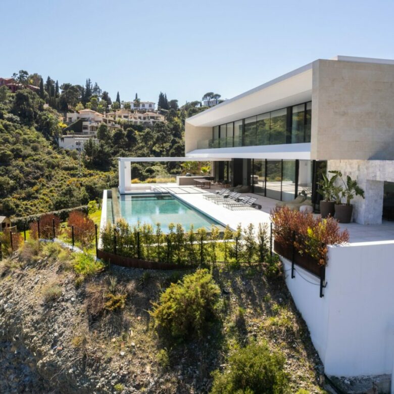 MODERN VILLA FOR SALE – EL MADROÑAL, BENAHAVÍS ,  Gated & Panoramic Sea Views 🇪🇸