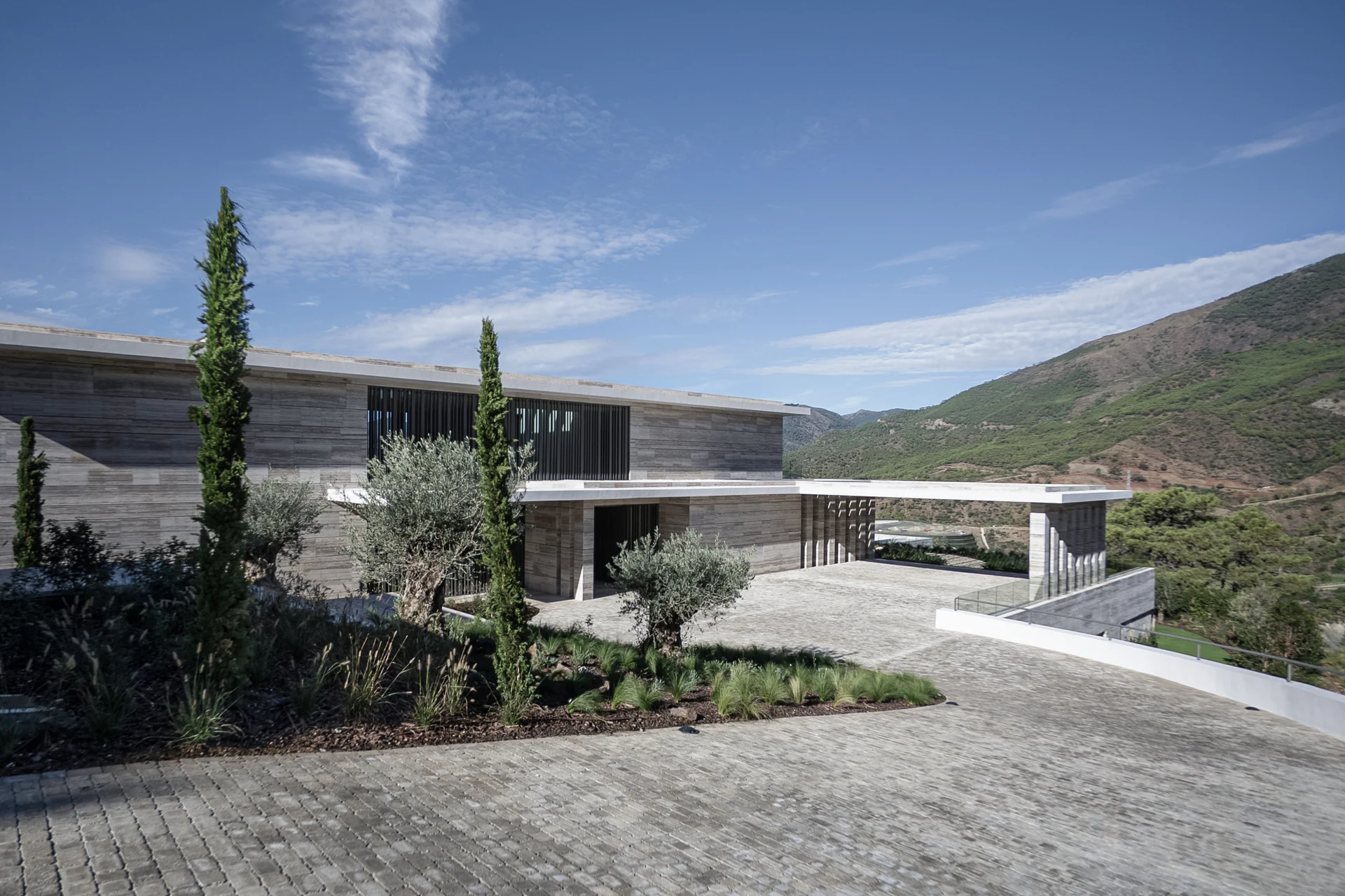 ENTRY DRIVE la-zagaleta-new-modern-villa-for-sale-spain La Zagaleta New Modern Villa For Sale β Spain πͺπΈβ¨
