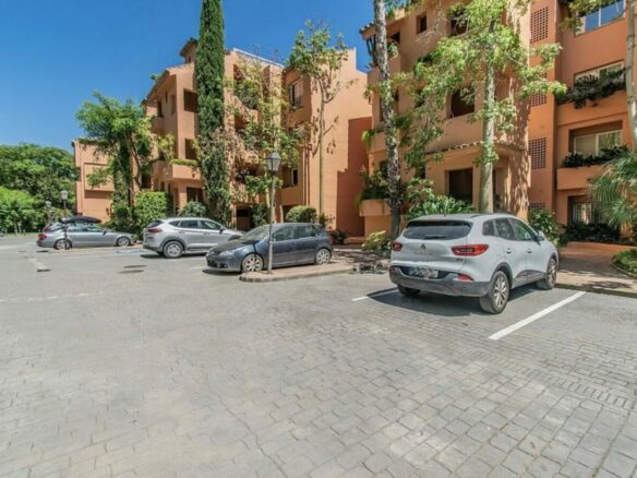 For sale 🇪🇸 Marbella’s Golden Mile – Beachside 3-Bed Apartment 🌴🏖️ Sea views 