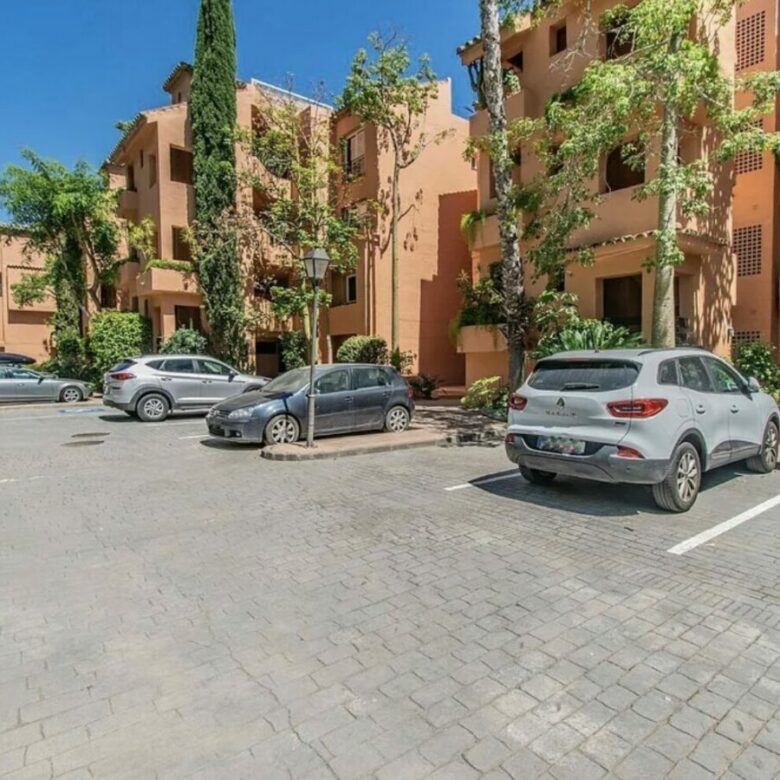 For sale 🇪🇸 Marbella’s Golden Mile – Beachside 3-Bed Apartment 🌴🏖️ Sea views 