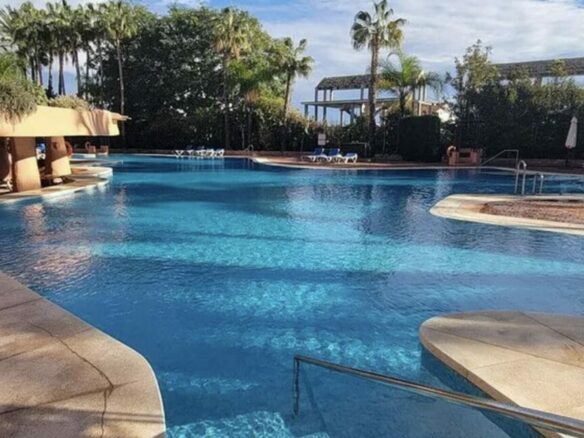 For sale 🇪🇸 Marbella’s Golden Mile – Beachside 3-Bed Apartment 🌴🏖️ Sea views 