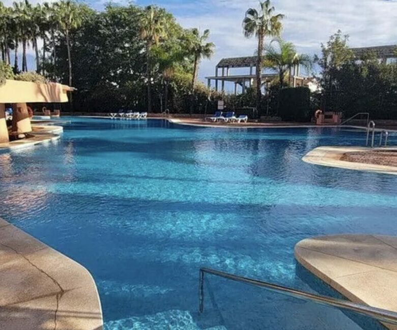 For sale 🇪🇸 Marbella’s Golden Mile – Beachside 3-Bed Apartment 🌴🏖️ Sea views 