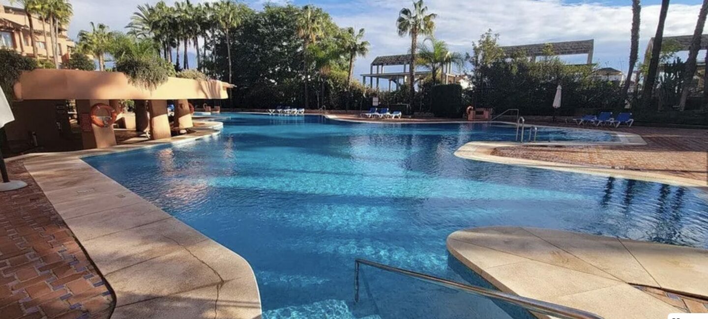For sale 🇪🇸 Marbella’s Golden Mile – Beachside 3-Bed Apartment 🌴🏖️ Sea views 
