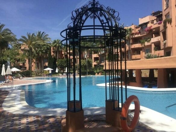 For sale 🇪🇸 Marbella’s Golden Mile – Beachside 3-Bed Apartment 🌴🏖️ Sea views 