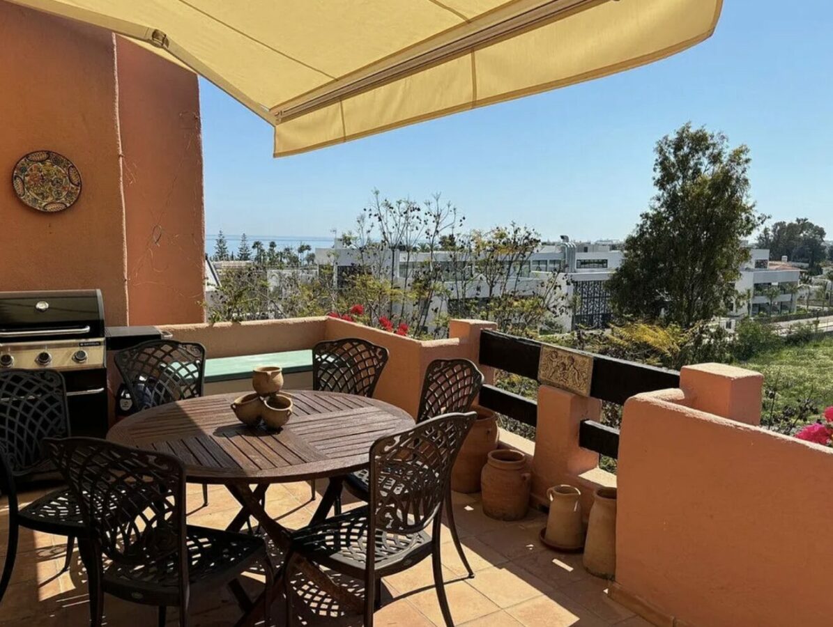For sale 🇪🇸 Marbella’s Golden Mile – Beachside 3-Bed Apartment 🌴🏖️ Sea views 