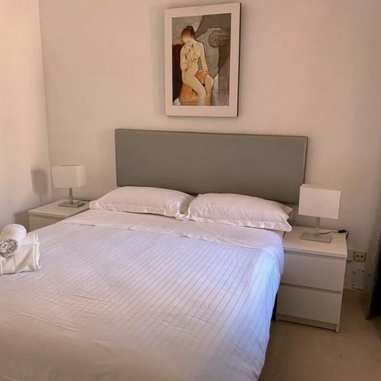 For sale 🇪🇸 Marbella’s Golden Mile – Beachside 3-Bed Apartment 🌴🏖️ Sea views 
