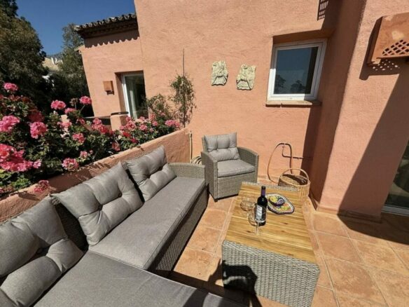 For sale 🇪🇸 Marbella’s Golden Mile – Beachside 3-Bed Apartment 🌴🏖️ Sea views 