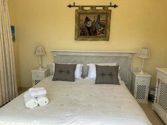 For sale 🇪🇸 Marbella’s Golden Mile – Beachside 3-Bed Apartment 🌴🏖️ Sea views 