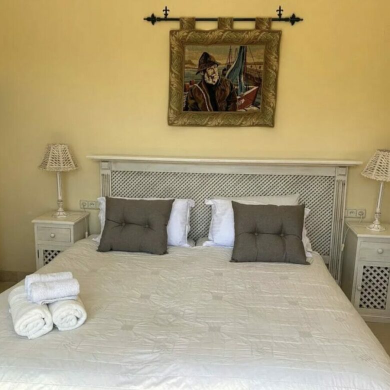 For sale 🇪🇸 Marbella’s Golden Mile – Beachside 3-Bed Apartment 🌴🏖️ Sea views 