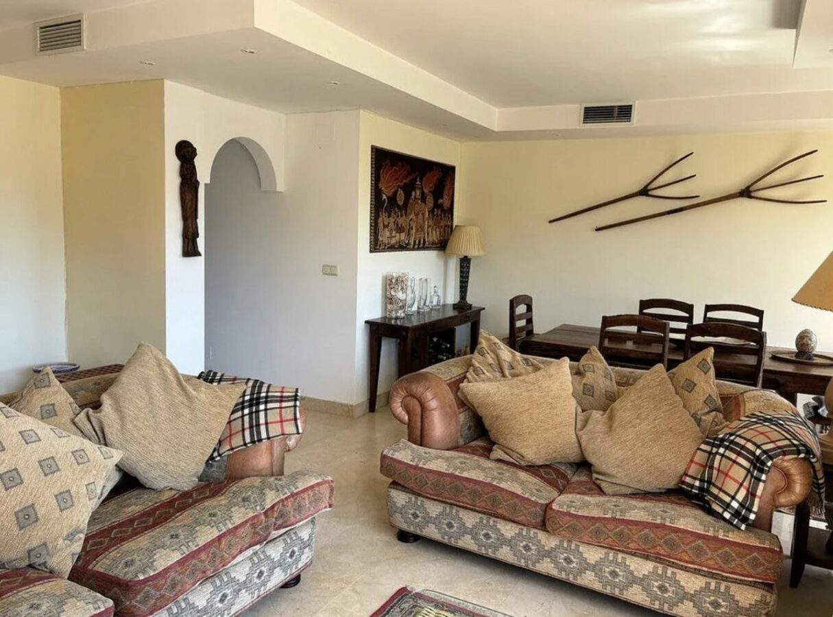 For sale 🇪🇸 Marbella’s Golden Mile – Beachside 3-Bed Apartment 🌴🏖️ Sea views 