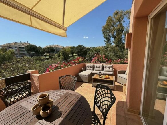 For sale 🇪🇸 Marbella’s Golden Mile – Beachside 3-Bed Apartment 🌴🏖️ Sea views 