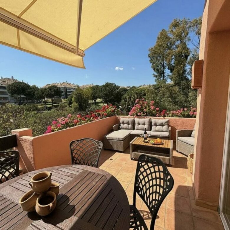 For sale 🇪🇸 Marbella’s Golden Mile – Beachside 3-Bed Apartment 🌴🏖️ Sea views 