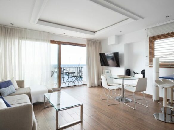 For Sale: Puerto Banús Duplex Penthouse with Stunning Views of the Port & Sea 🌴🏖️🇪🇸✨