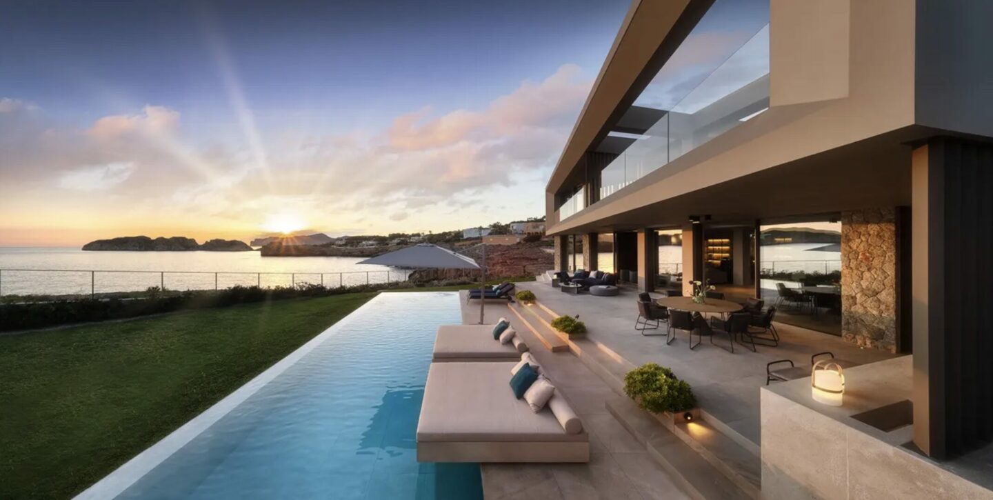 🇪🇸 Modern Sea-Front Dream Home – Nova Santa Ponsa, Mallorca 🌊✨