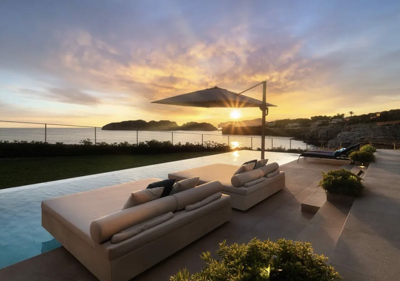 🇪🇸 Modern Sea-Front Dream Home – Nova Santa Ponsa, Mallorca 🌊✨