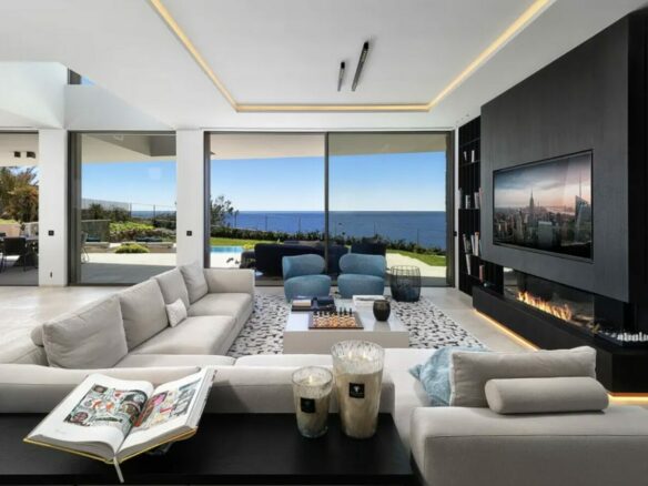 🇪🇸 Modern Sea-Front Dream Home – Nova Santa Ponsa, Mallorca 🌊✨
