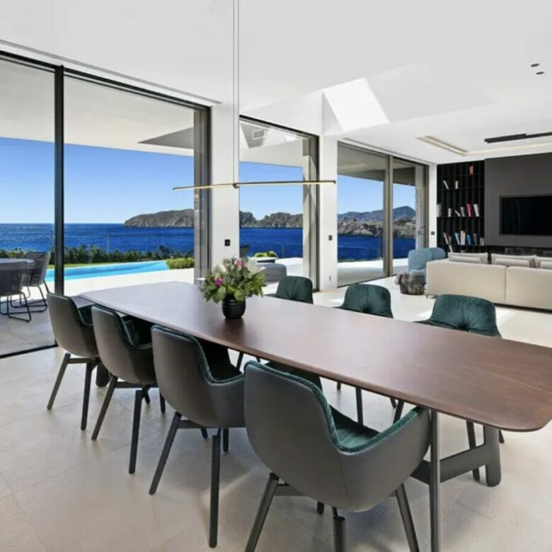 🇪🇸 Modern Sea-Front Dream Home – Nova Santa Ponsa, Mallorca 🌊✨