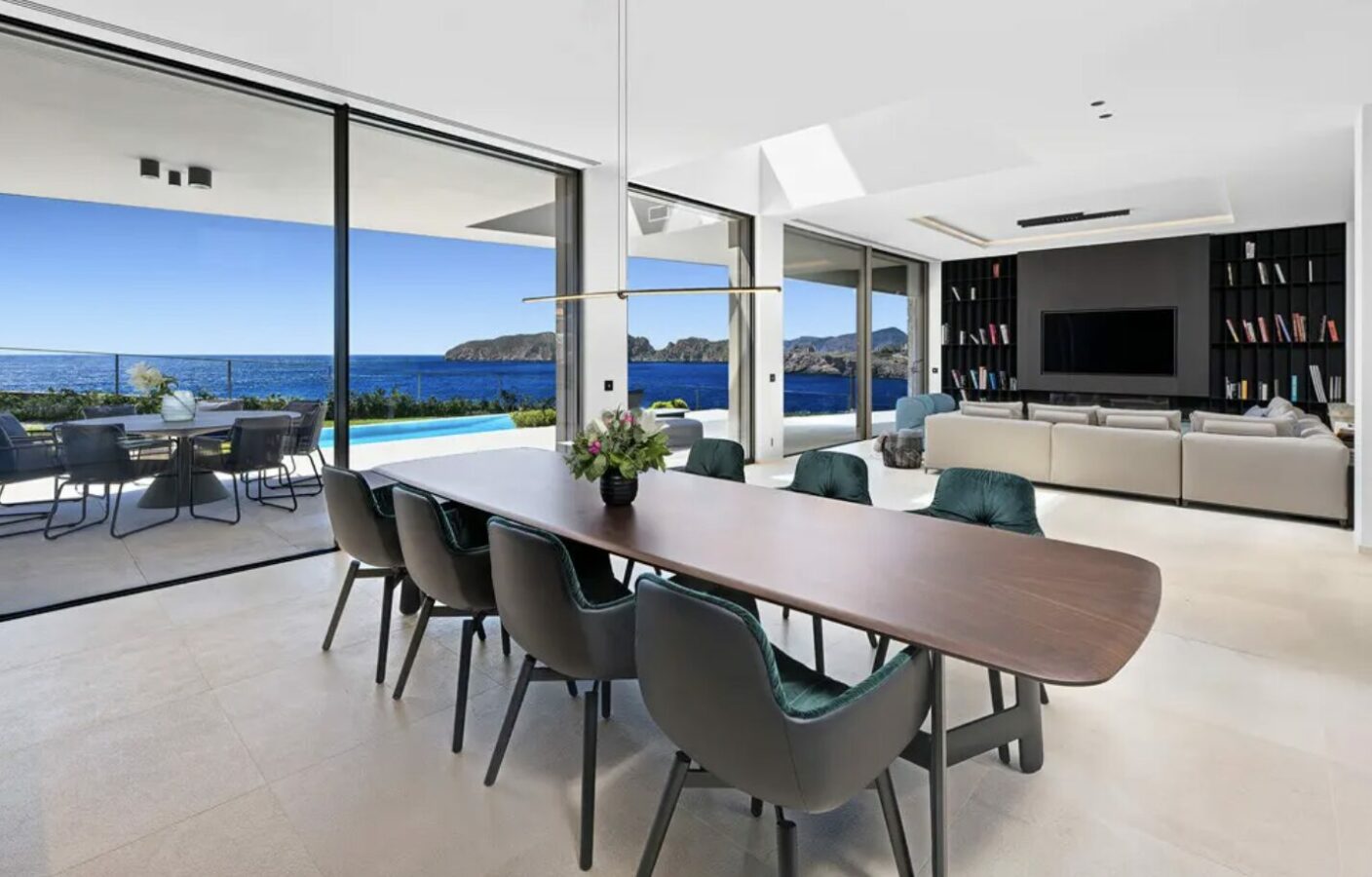 🇪🇸 Modern Sea-Front Dream Home – Nova Santa Ponsa, Mallorca 🌊✨
