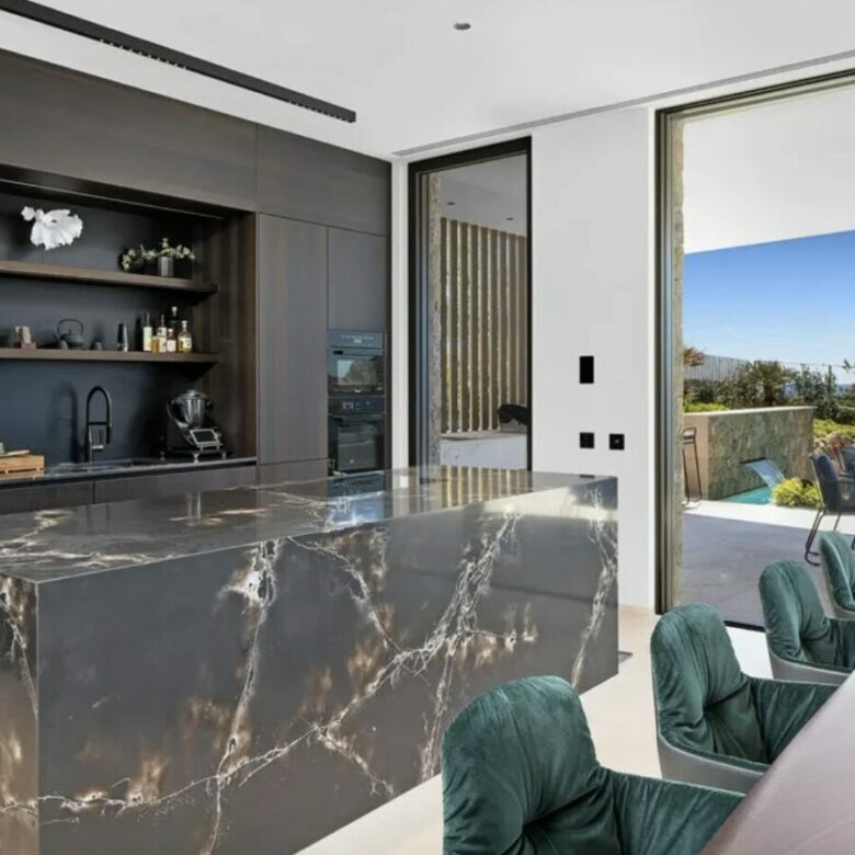🇪🇸 Modern Sea-Front Dream Home – Nova Santa Ponsa, Mallorca 🌊✨